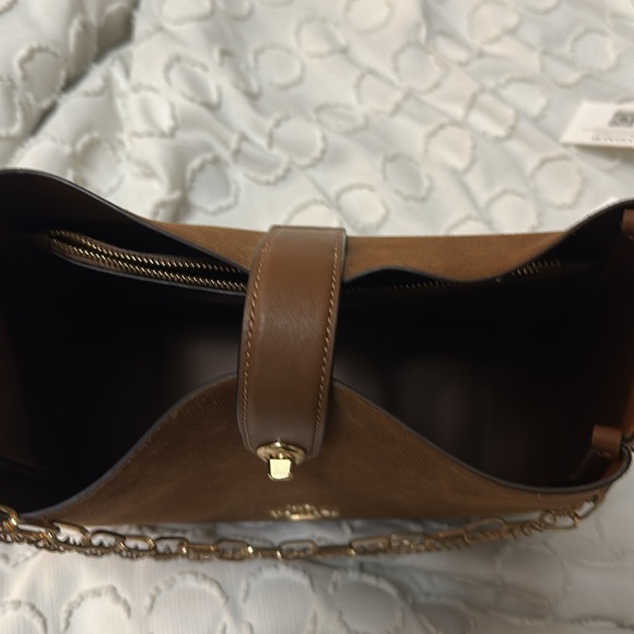 New Viral Coach Hadley - Picture 7 of 8